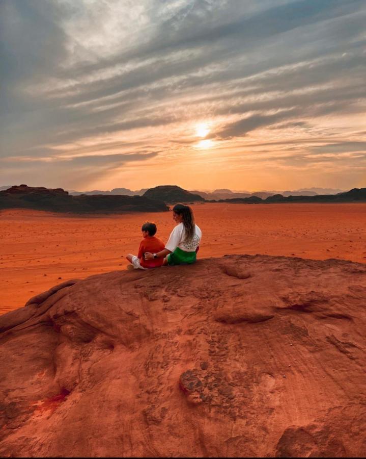 Sun Luxury Camp &Tour Lägenhet Wadi Rum Exteriör bild