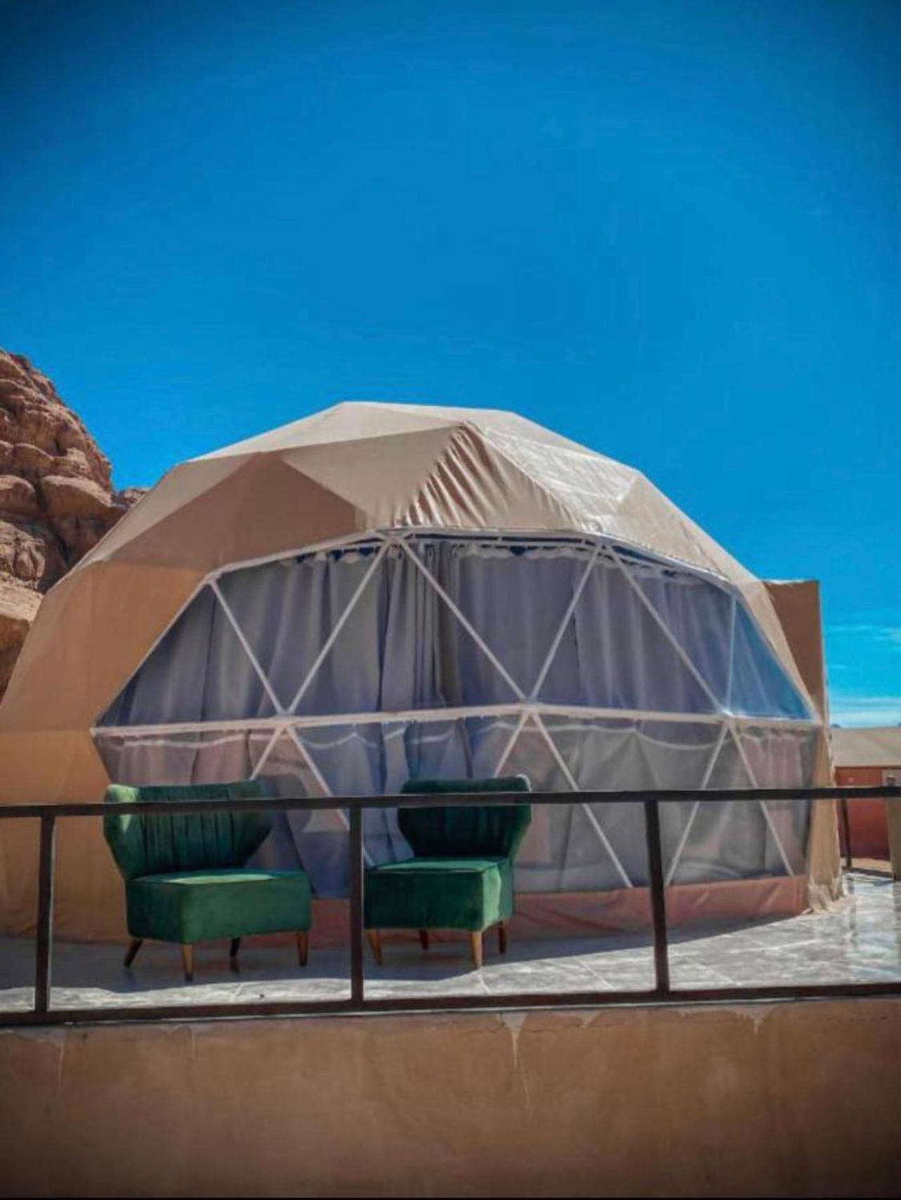 Sun Luxury Camp &Tour Lägenhet Wadi Rum Exteriör bild